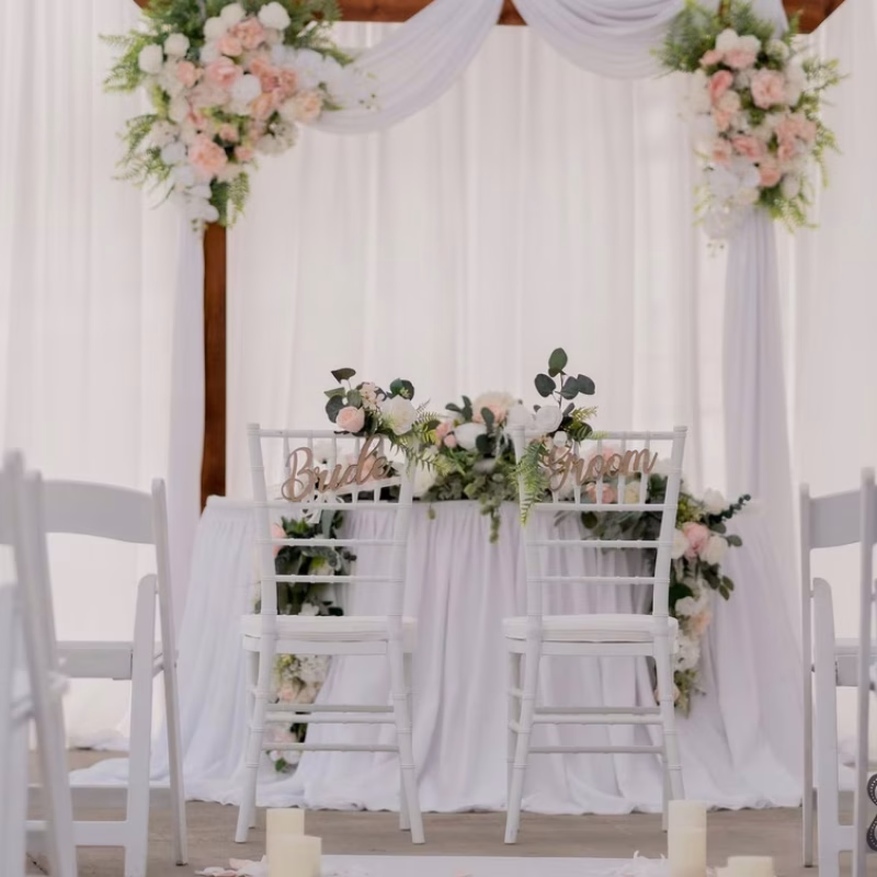 Arco floral de ceremonia de boda civil en El Bierzo